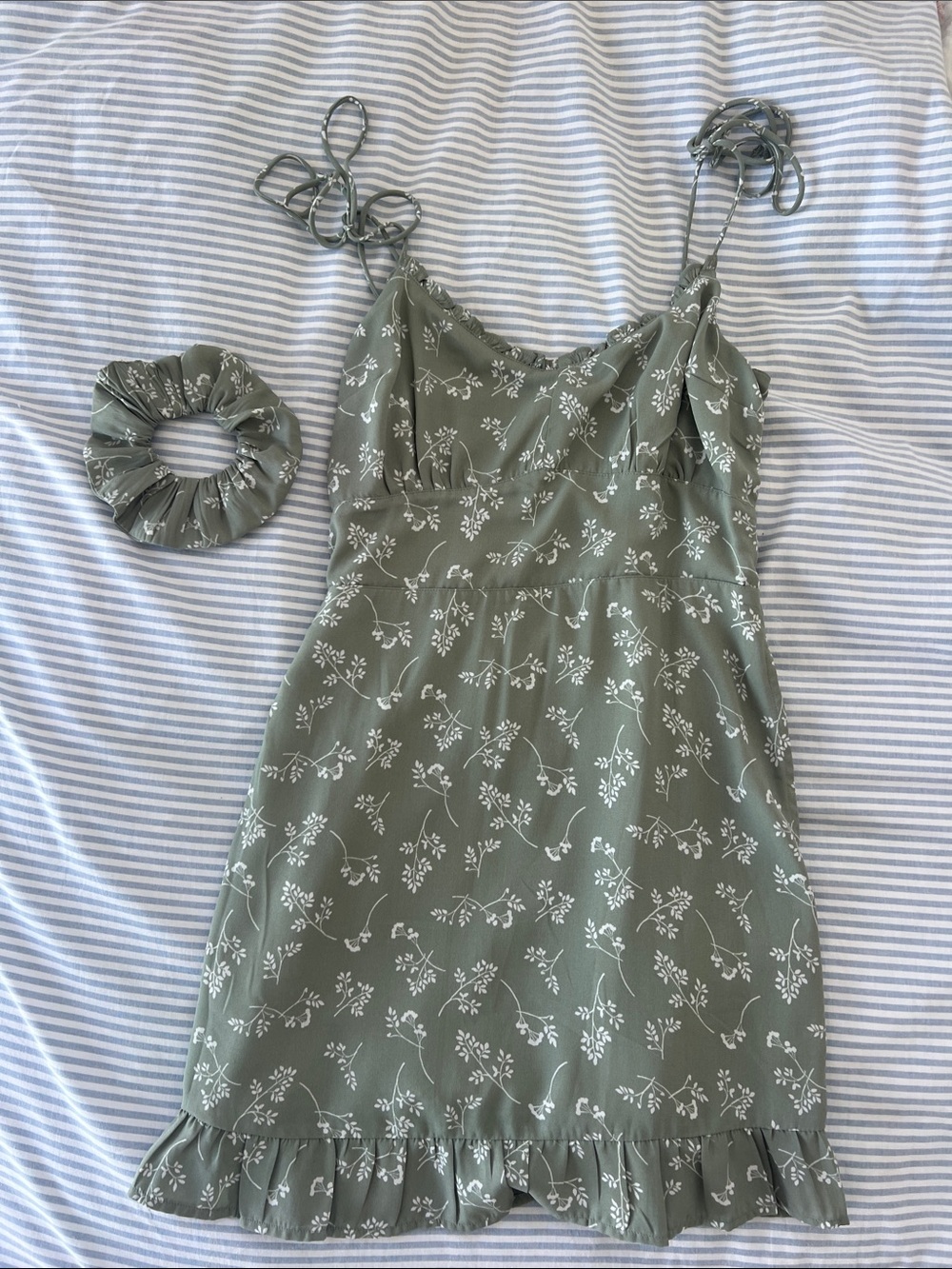 Abercrombie and Fitch Green Dress and Scrunchie